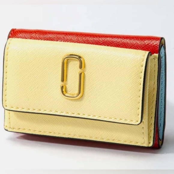 MARC JACOBS Pastel Yellow Tri-fold Keyring Wallet - Picture 10 of 10